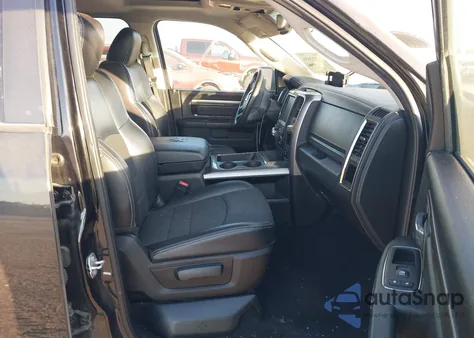 2017 Ram 1500 Sport 4X2 5'7 Box из США, поврежденный, VIN 1C6RR6MT2HS637418